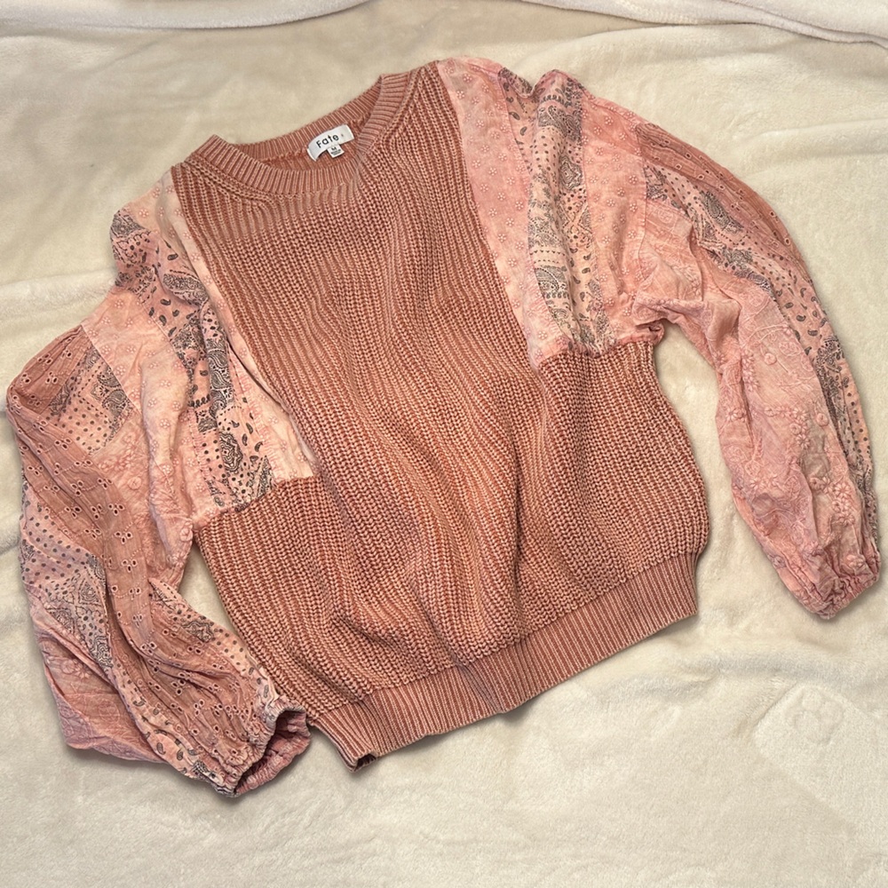 Fate Women's Sweater in Pink and Peach